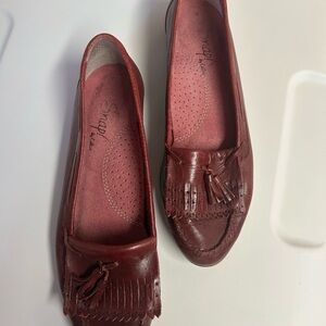 Women's burgundy Loafers